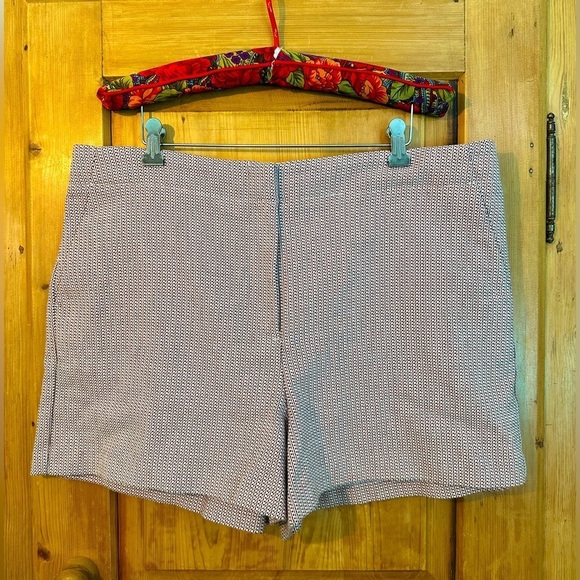 Loft Flat Front Shorts Geometric Pattern Size 14 NWT - Picture 1 of 11